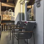 Apartamento & Elegant Apartments,partially With Fireplace, By *
