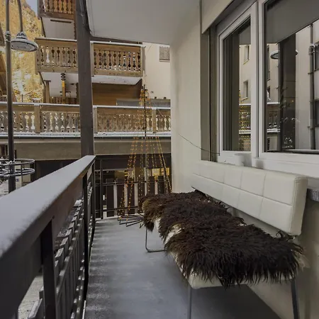 Apartman & Elegant Apartments,partially With Fireplace, By
