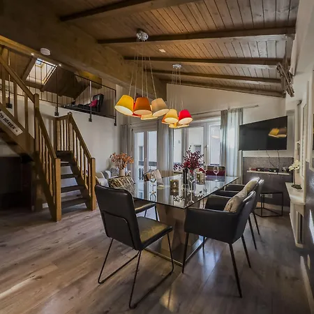 & Elegant Apartments,partially With Fireplace, By Appartamento