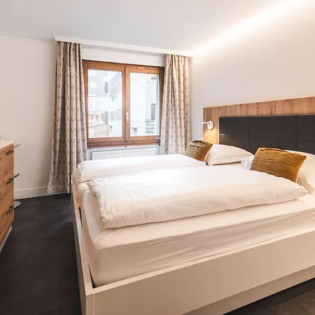 Appartement & Elegant Apartments,partially With Fireplace, By