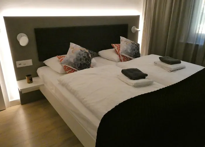 Lejlighed & Elegant Apartments,partially With Fireplace, By