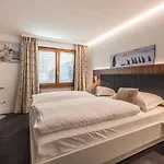 Central & Elegant Apartments,Partially With Fireplace, By Zermatt Rental