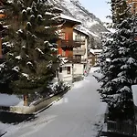 Central & Elegant Apartments,Partially With Fireplace, By Zermatt Rental