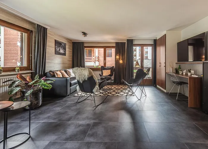 & Elegant Apartments,partially With Fireplace, By צרמט